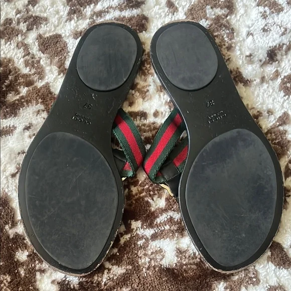 Women’s GG Gucci Black Flip Flops with Signature Straps - Picture 9 of 15